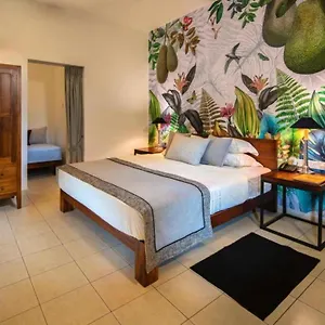 4* Gasthof Rosmead Place By Thilanka